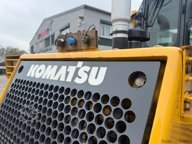 Road roller KOMATSU D61PX-15E0 6 Wege-Schild Klima