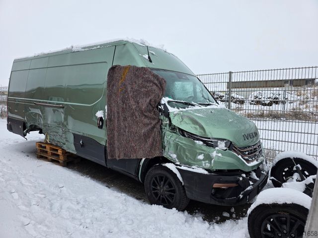 Yüksek tavanlı panelvan IVECO 35S18 Kastenwagen Maxi hoch&lang, Unfall