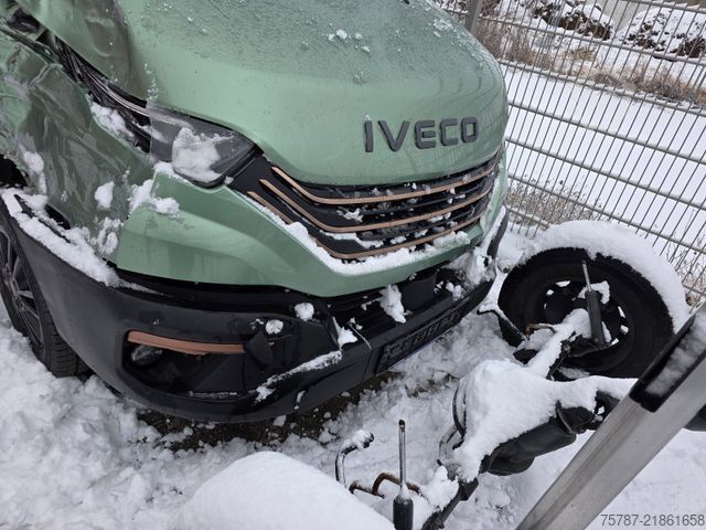 Yüksek tavanlı panelvan IVECO 35S18 Kastenwagen Maxi hoch&lang, Unfall