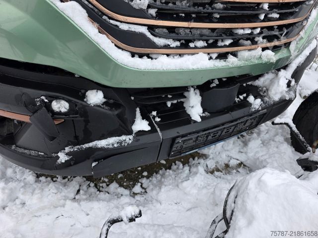 Yüksek tavanlı panelvan IVECO 35S18 Kastenwagen Maxi hoch&lang, Unfall