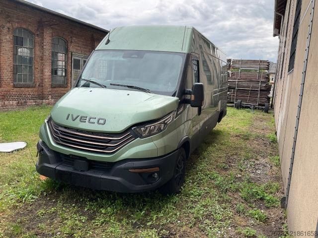 Yüksek tavanlı panelvan IVECO 35S18 Kastenwagen Maxi hoch&lang, Unfall