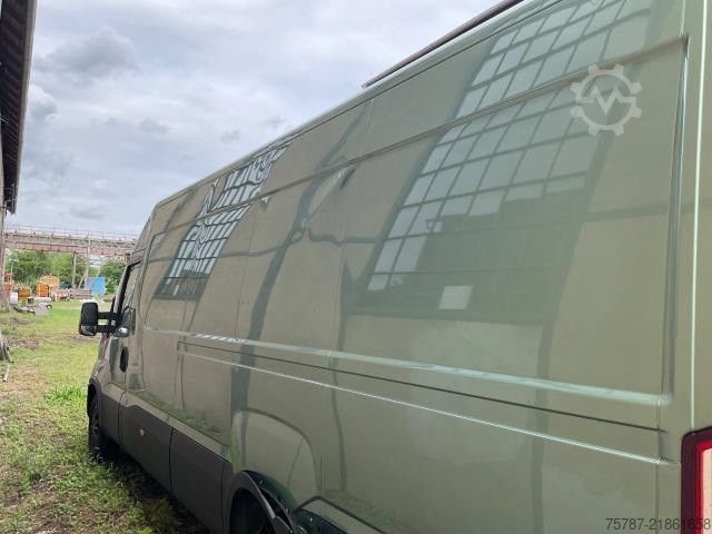 Yüksek tavanlı panelvan IVECO 35S18 Kastenwagen Maxi hoch&lang, Unfall