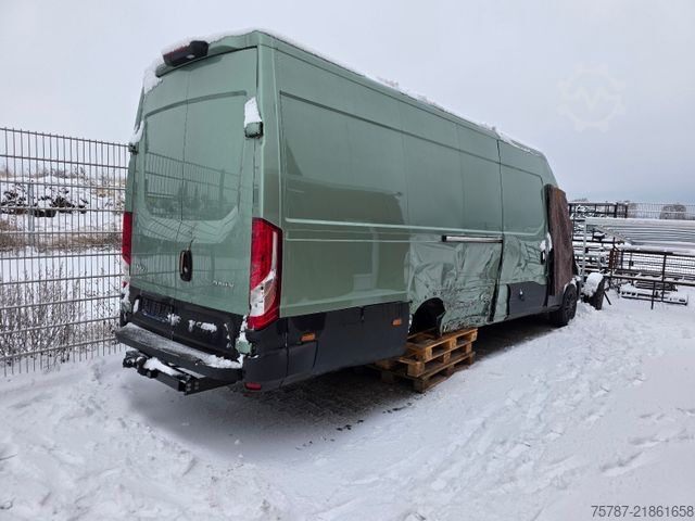 Yüksek tavanlı panelvan IVECO 35S18 Kastenwagen Maxi hoch&lang, Unfall