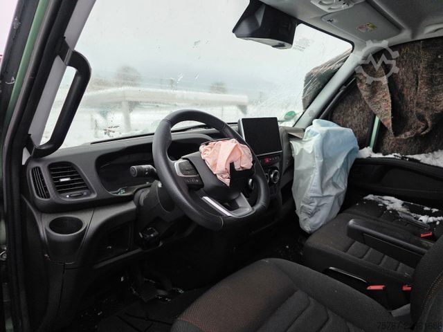 Yüksek tavanlı panelvan IVECO 35S18 Kastenwagen Maxi hoch&lang, Unfall