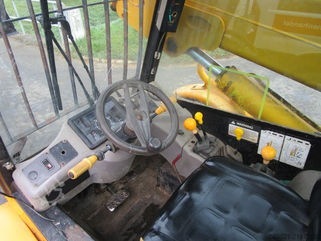 Άκαμπτος τηλεχειριστής JCB 525-50 (2,5 Ton.-5m) mit Palettengabel + Schaufel