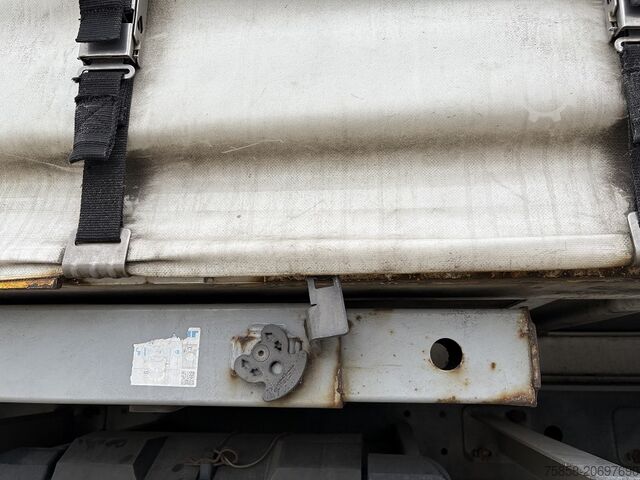 Scambio di carrozzeria con piattaforma e telone Krone Jumbo 7,82m 3m hoch Hubdach + Edscha