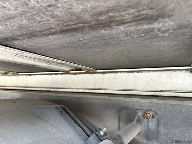 Scambio di carrozzeria con piattaforma e telone Krone Jumbo 7,82m 3m hoch Hubdach + Edscha