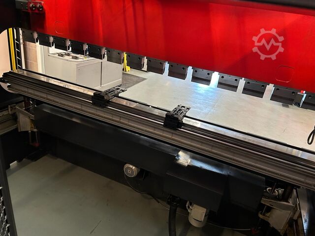 Kantbank Amada Amada HFE M2  100t 3m,4 axis Press Brake