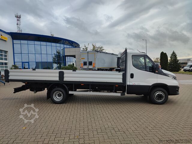 Camion con piattaforma Iveco DAILY 70C18H