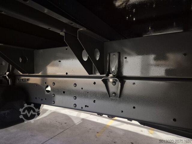 Camion con piattaforma Iveco DAILY 70C18H