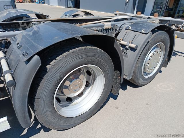 Değiştirilebilir kasalı kamyon MERCEDES-BENZ Actros 2542 / Volumen / German / wenig KM