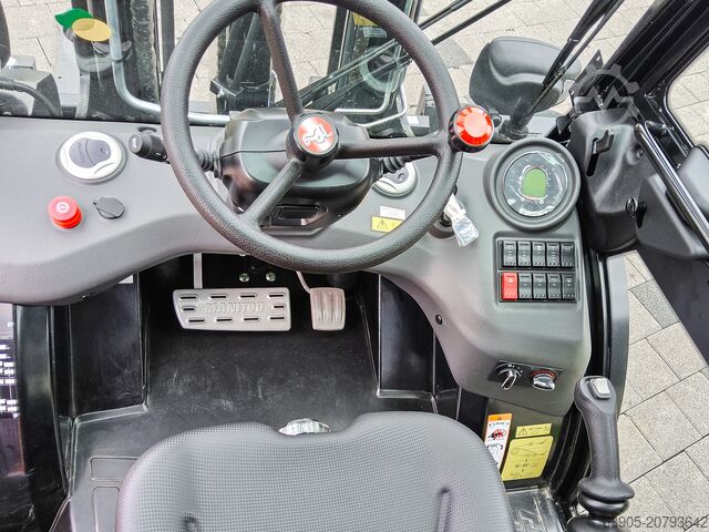 Terreinheftruck Manitou MC 30-4