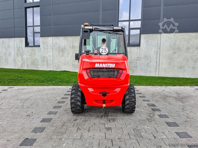 Terreinheftruck Manitou MC 30-4