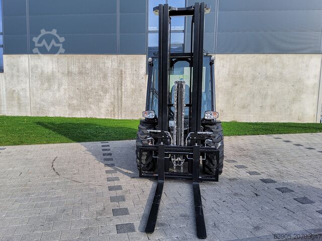 Terreinheftruck Manitou MC 30-4