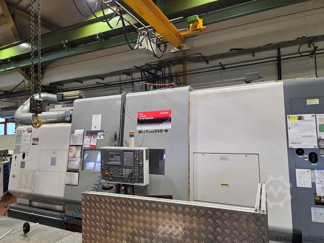 Centru de strunjire și frezare CNC Okuma Macturn 550 W