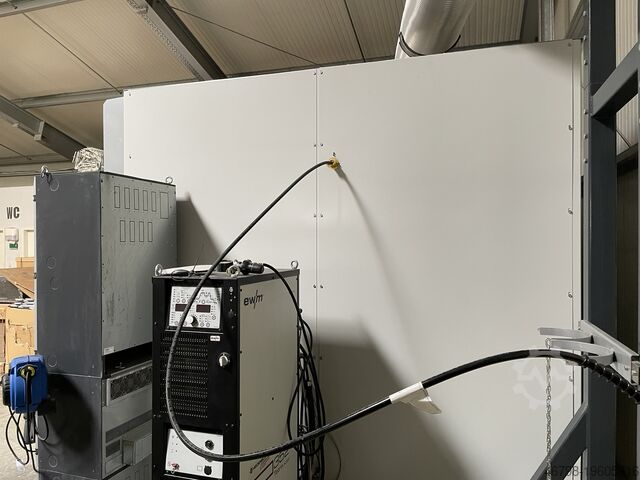Robot de soldadura WIG con cabina Motoman - Yaskawa EWM Tetrix 352