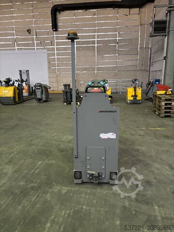 Tažné tahače Jungheinrich EZS 130