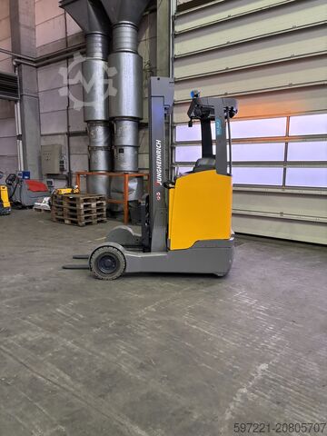 Retrakční vozíky Jungheinrich ETV C16