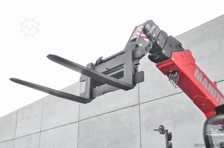 Teleszkópos rakodó Manitou MRT 1845