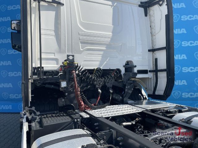 Standard nyergesvontató Scania R 460 A4x2NA DIFF-L RETARDER SUPER PARK AIRCO ACC