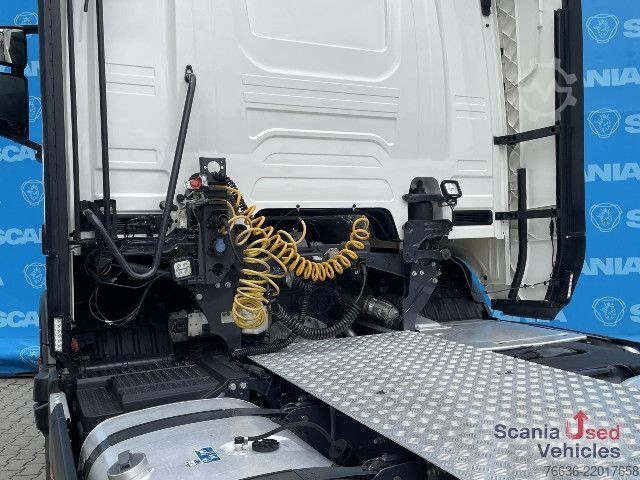 Farligt gods lastbil Scania R 460 A4x2NB RETARDER P-AIRCO SUPER PTO FULL AIR