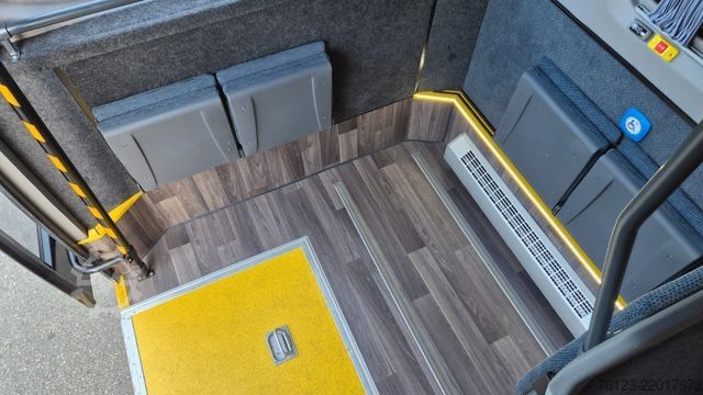 Minibus MERCEDES-BENZ Sprinter 515 Heckniederflur 2 x vorhanden