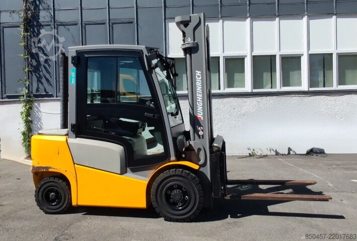 Dieselové vysokozdvižné vozíky Jungheinrich DFG425 5.5m/ 610mh/ 4v