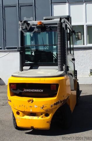 Dieselové vysokozdvižné vozíky Jungheinrich DFG425 5.5m/ 610mh/ 4v
