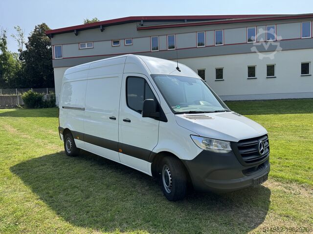 Fourgonnette Mercedes-Benz Sprinter III 214 L2H2