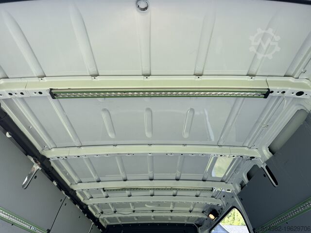 Fourgonnette Mercedes-Benz Sprinter III 214 L2H2