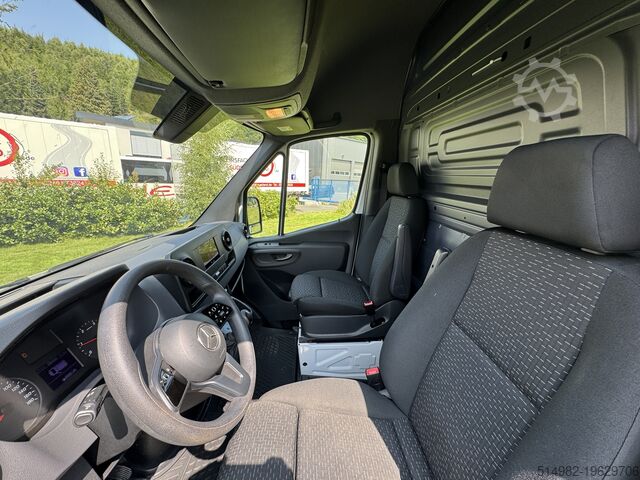 Fourgonnette Mercedes-Benz Sprinter III 214 L2H2