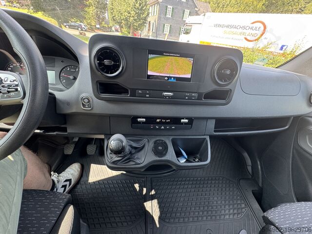 Fourgonnette Mercedes-Benz Sprinter III 214 L2H2