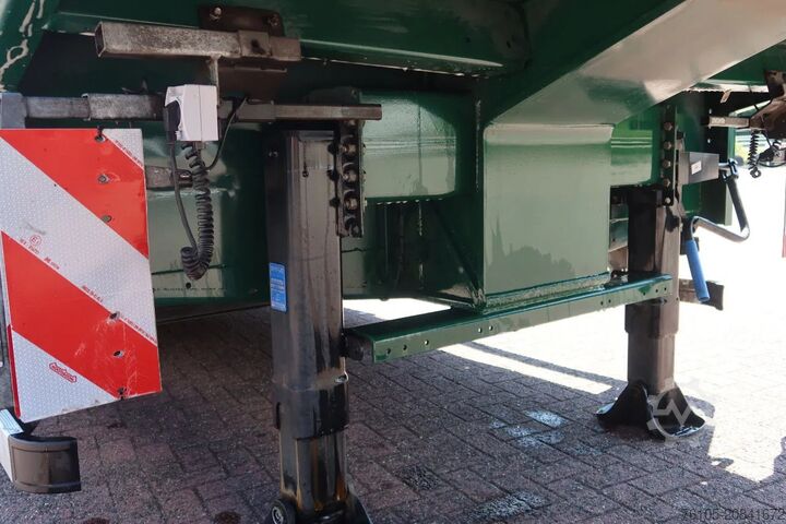 Low loader Nooteboom Semidieplader + Hydraulisch Rampen