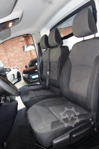 Minibus RENAULT Trafic Kasten L1H1 Tüv Neu 1Hand Klima Tempomat