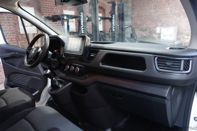 Bestelwagen RENAULT Trafic Kasten L1H1 Tüv Neu 1Hand Klima Tempomat