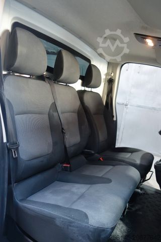 Bestelwagen RENAULT Trafic Kasten L1H1 Tüv Neu 1Hand Klima Tempomat