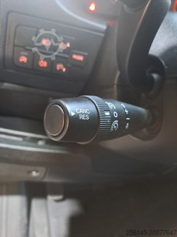 Minibus PEUGEOT Boxer Kasten L1 H1 Klima Kamera Tempo Tüv E6