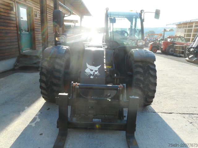 Teleskopický nakladač Bobcat TL 38.70HF AGRI