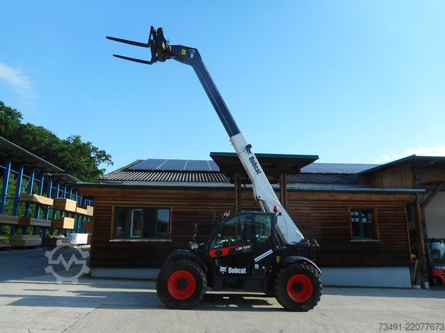 Teleskopický nakladač Bobcat TL 38.70HF AGRI