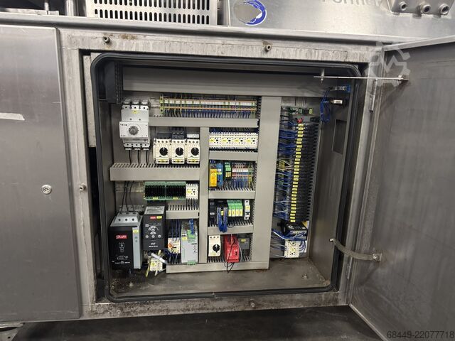 Tvarovací stroj MLF 400 + pružinový pás GEA MultiFormer 400 + Schietband