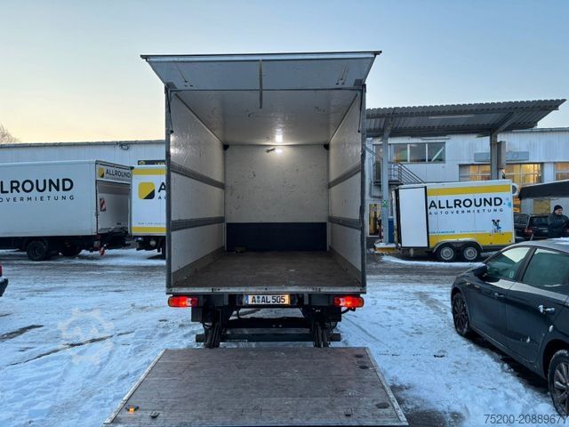 Box van RENAULT Master