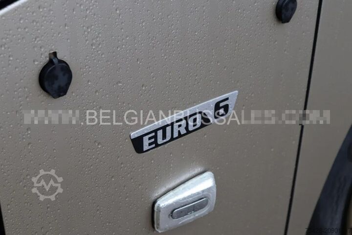 Dubbeldekkers Neoplan Skyliner L