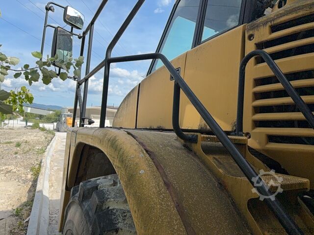Leddet dumper Caterpillar 740
