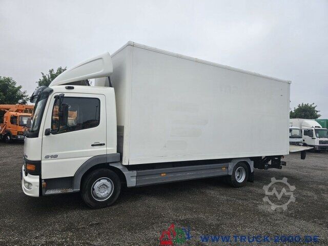 Vrachtwagen met bakwagen Mercedes-Benz Atego 818 Klima + Ladebordwand BÄR 1.000 Kg