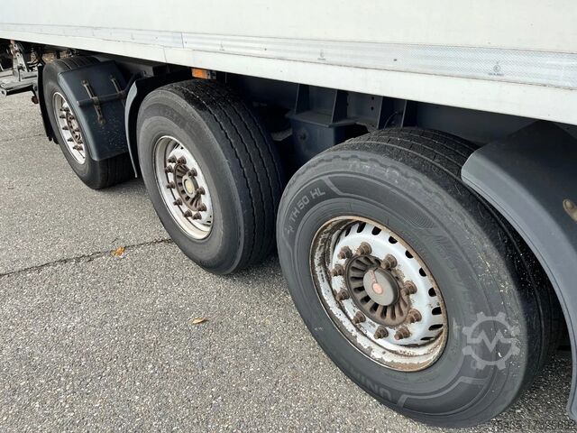 Gekoeld/bevroren transport H.T.F. HZO 39 / Laadklep / Stuuras / SAF-assen