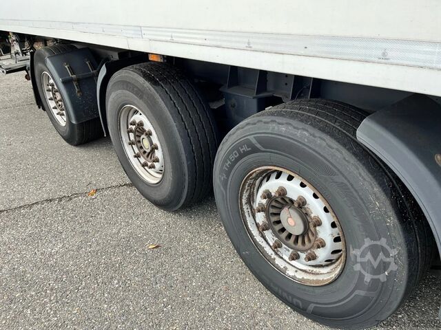Gekoeld/bevroren transport H.T.F. HZO 39 / Laadklep / Stuuras / SAF-assen
