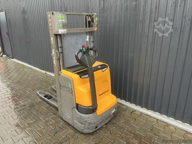 Fodgængerstabler Jungheinrich EJC216