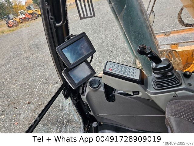 Straßenwalze LIEBHERR 924  Oitquick