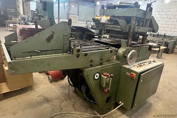 Boekbindmachine Kolbus BF 522 Case Making Line