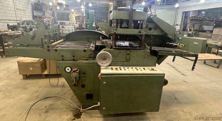 Boekbindmachine Kolbus BF 522 Case Making Line